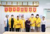 Ấm lòng những phần quà dành cho bệnh nhi điều trị dài ngày