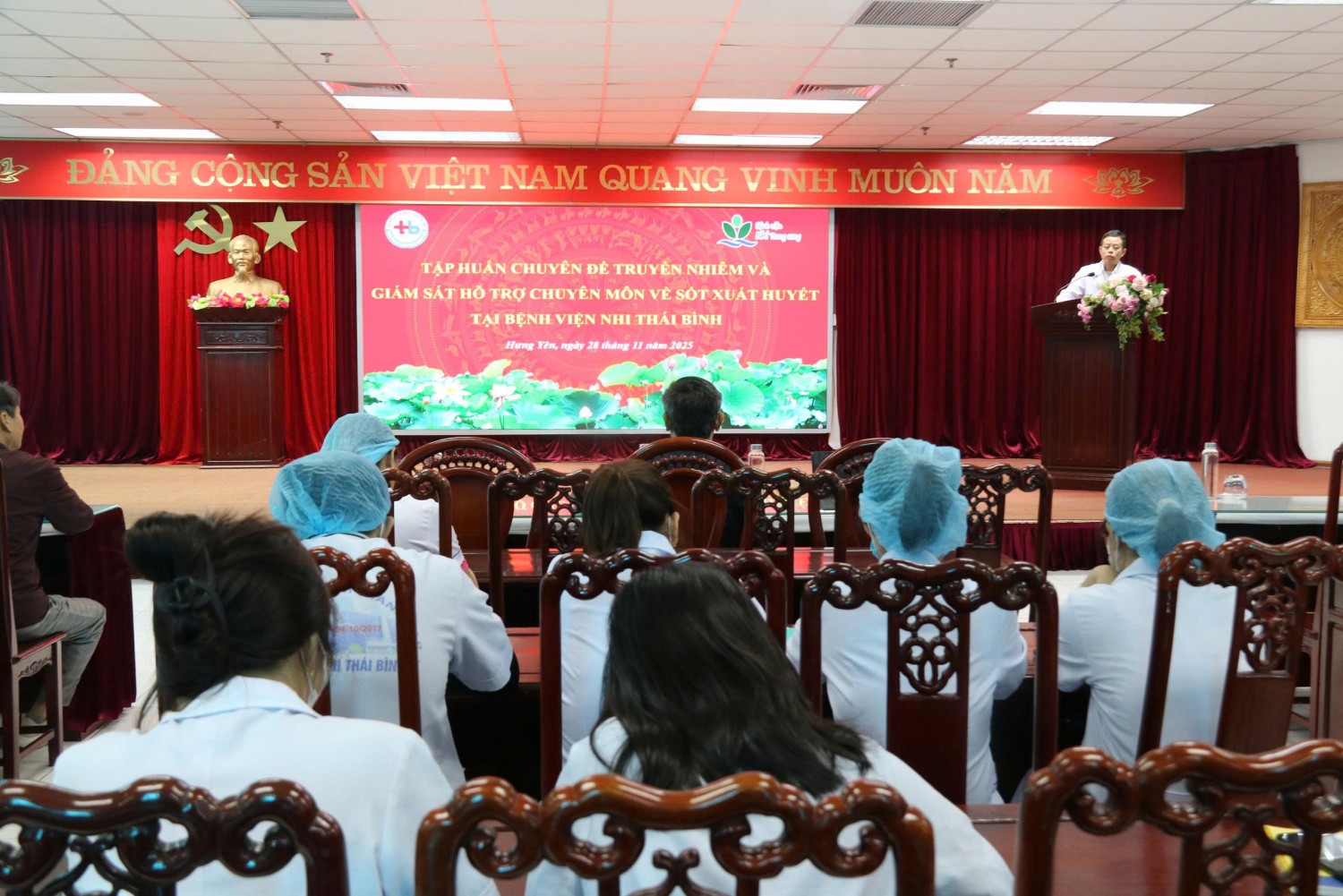 Bệnh viện Nhi Thái Bình tăng cường năng lực phòng chống sốt xuất huyết và bệnh truyền nhiễm ở trẻ em